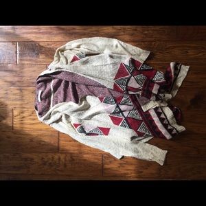 Aztecs sweater size medium red tan &black boutique